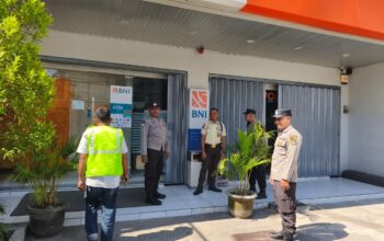 Upaya Polsek Gerung Jaga Keamanan: Patroli di Objek Vital