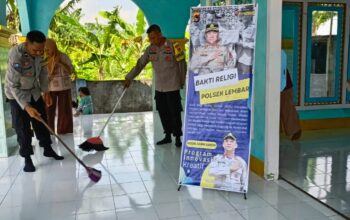 Program Bakti Religi Polsek Lembar: Gotong Royong Bersihkan Tempat Ibadah