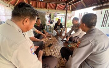Cegah Narkoba dan Hoaks, Polisi Sambangi Warga Lombok Barat
