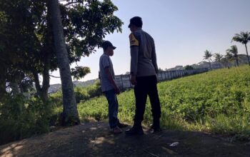 Bhabinkamtibmas Kuripan Dorong Budidaya Cabai di Pekarangan