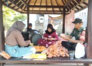 Dorong Ekonomi Lokal, Babinsa Dampingi Usaha Kripik Singkong