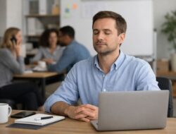 8 Genius Secrets to Staying Scary Calm When Everything Goes Wrong