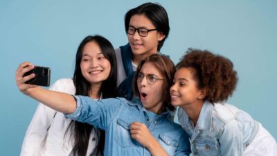 The Secret Sauce: 12 Magnetic Personality Habits That Draw People In