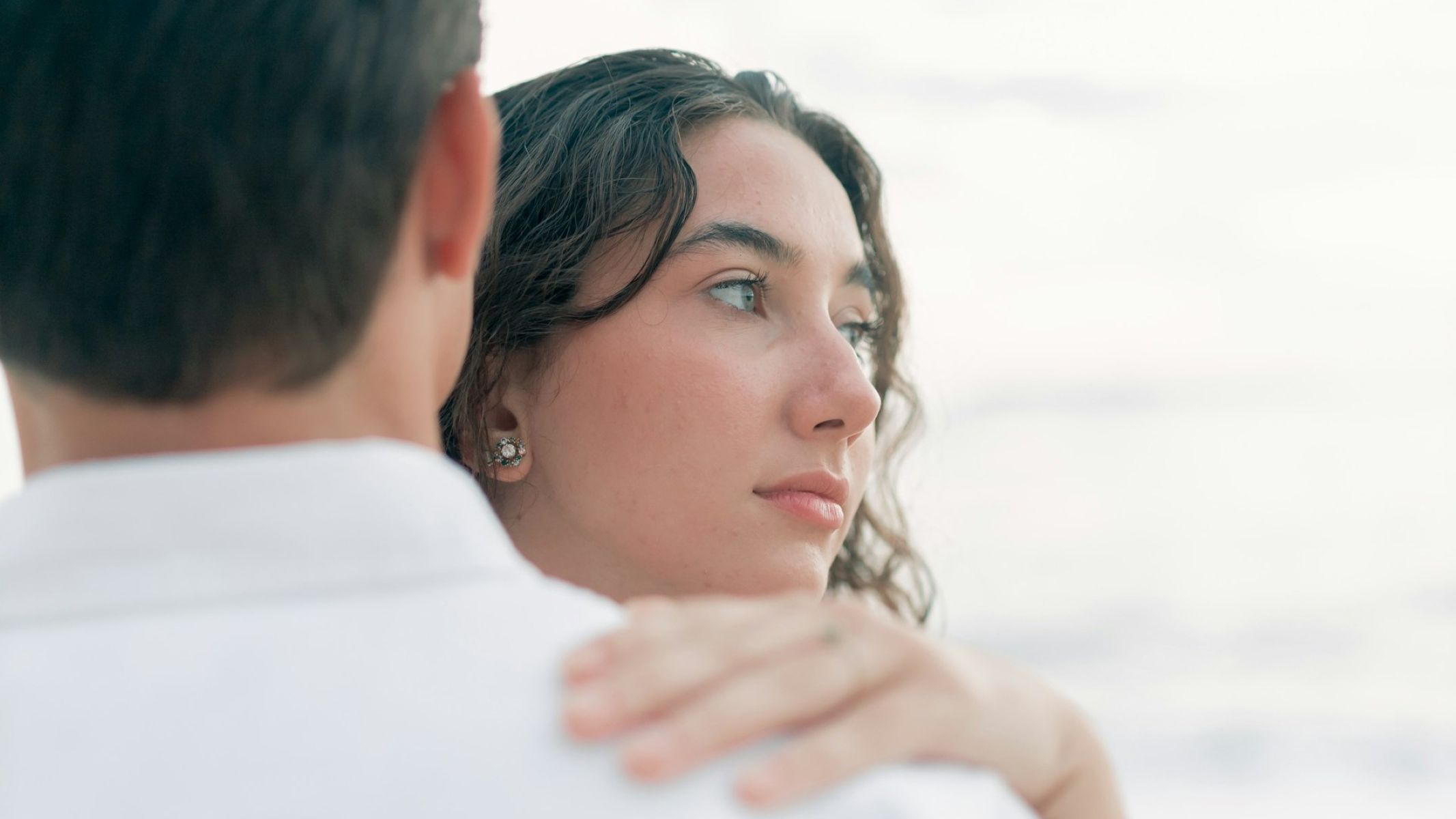 Is Your Wife Feeling Lonely? 7 Signs You’re Missing the Mark