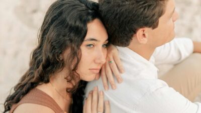 7 Fragile Marriage Signs That Look Like Maturity