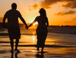 Why Some Couples Stay Happy Forever While Others Drift Apart
