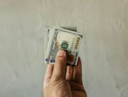 Beyond the Paycheck: The Subtle Habits That Make Your Job Vulnerable to a Recession