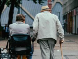 12 Reasons Baby Boomer Generation Gaps Are Getting Wider